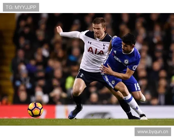 努涅斯与凯恩：全面中锋与冲击型前锋的战术角色对比分析