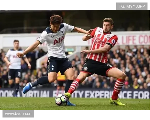 特里皮尔与沃克：进攻型vs防守型边卫对比分析