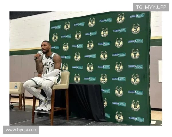 利拉德休赛期还在凌晨四点打卡训练馆，邻居以为他家闹鬼